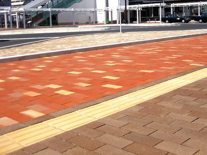 JR城野駅南口駅前広場(福岡県北九州市小倉南区)